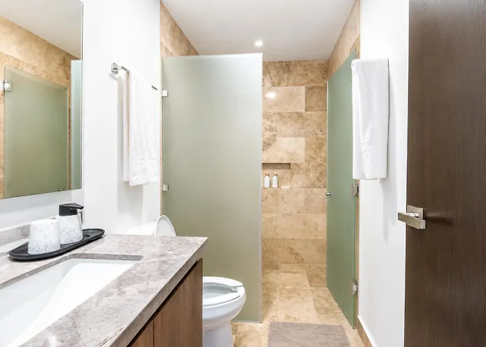 2-story Penthouse With Private Jacuzzi 5 Min Apartment *