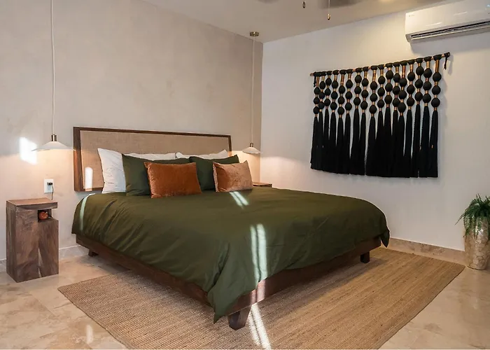 2-story Penthouse With Private Jacuzzi 5 Min *