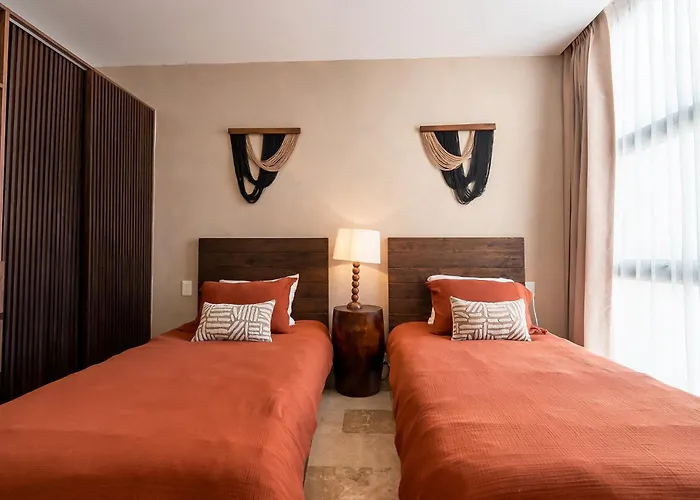 2-story Penthouse With Private Jacuzzi 5 Min *