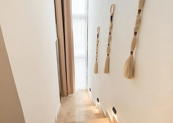 Apartment 2-story Penthouse With Private Jacuzzi 5 Min *